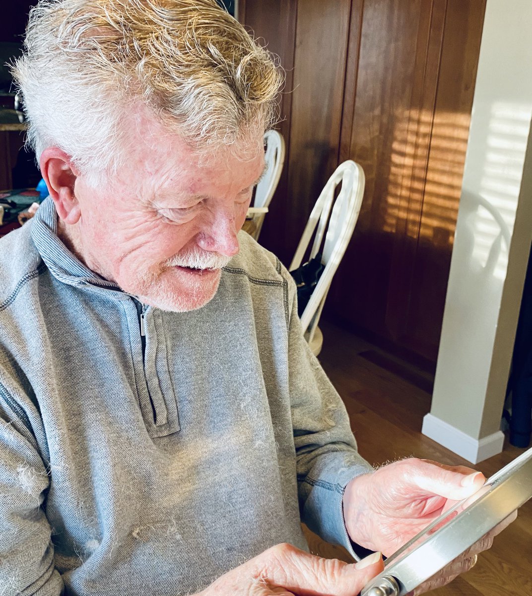 debbiebrownco's tweet image. New skills for the new normal. Learning to cut hair so my parents can stay home. #DoingMyPartCO #notipsneeded