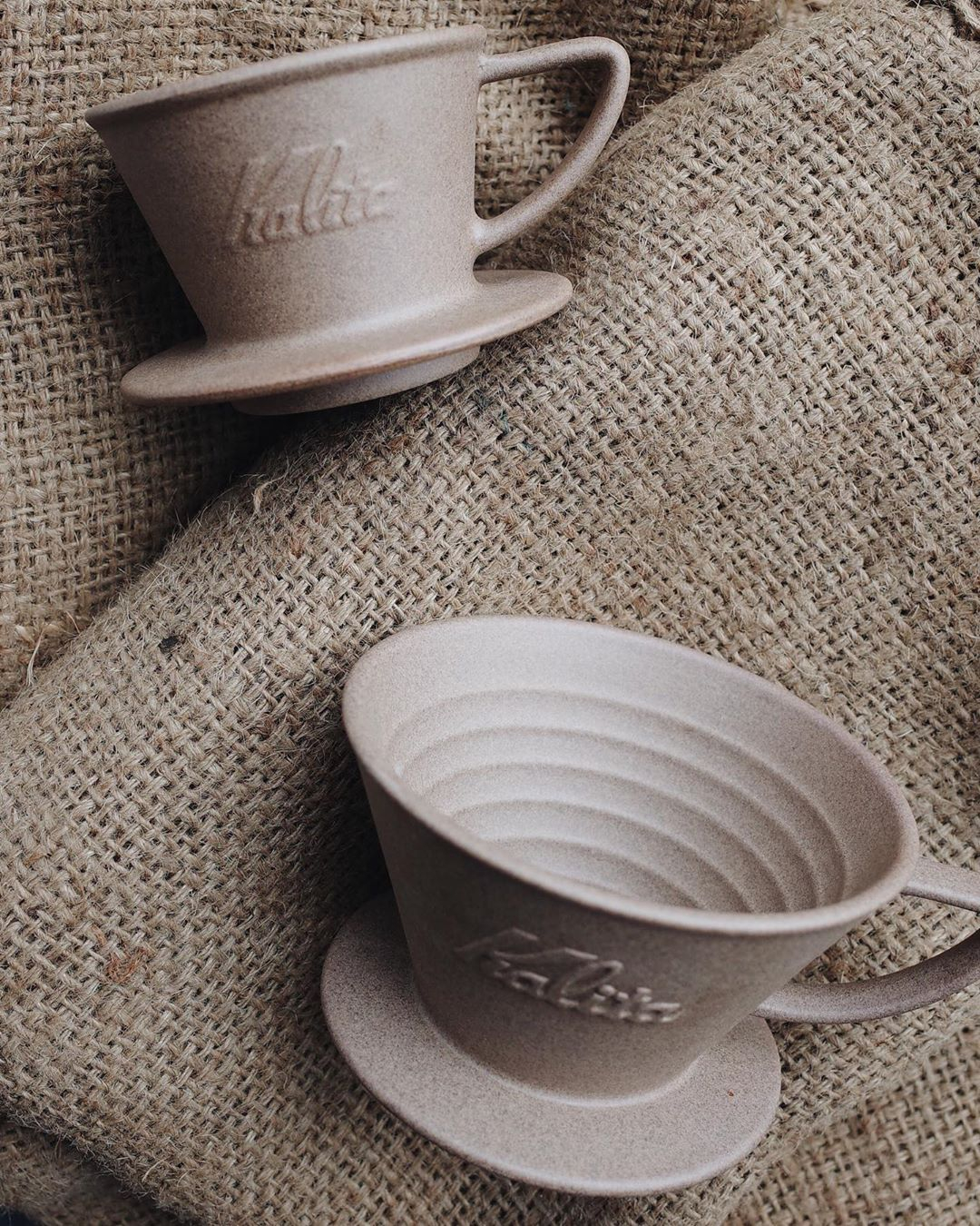 Kurasu Kalita Wave Sagan Sandstone Ceramic Dripper This Incredibly Simple And Natural Dripper Conveys An Organic Joy Of Connecting With Earth And Nature The Matt Natural Aesthetics And Texture