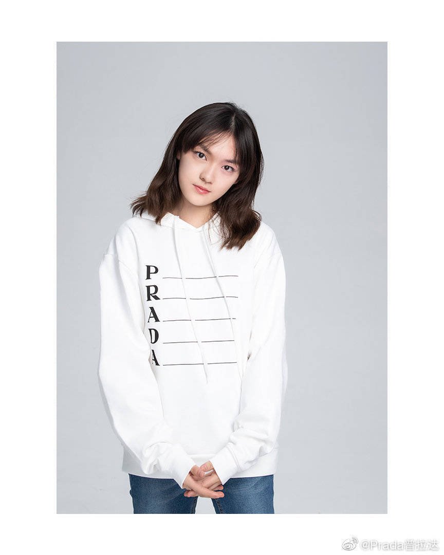 chenwenqi4's tweet image. เสื้อกันหนาวจากคอลเลคชั่นของPrada💕
#CaiXukun #กวนเซียวถง  #Springlimited #สวี่คุน #chenwenqi  #guanxiaotong