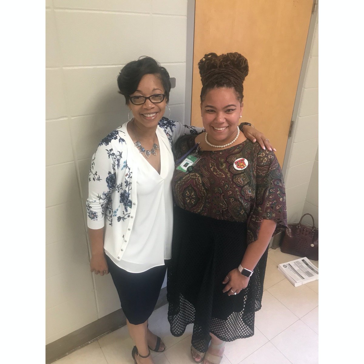 KRQuarles's tweet photo. Day 1️⃣5️⃣: Colleagues & Leaders that I love so very much (part 2)
✅My TEAM at @WestlawnTCS!
✅My oh so sweet literacy coach @missgoggins!
✅My favorite Deputy Superintendent @ESPNupe!
✅The Sweetest HR Director @scottpmn!
#ALAMLE #MLEM20 https://t.co/HBMl14pnzd