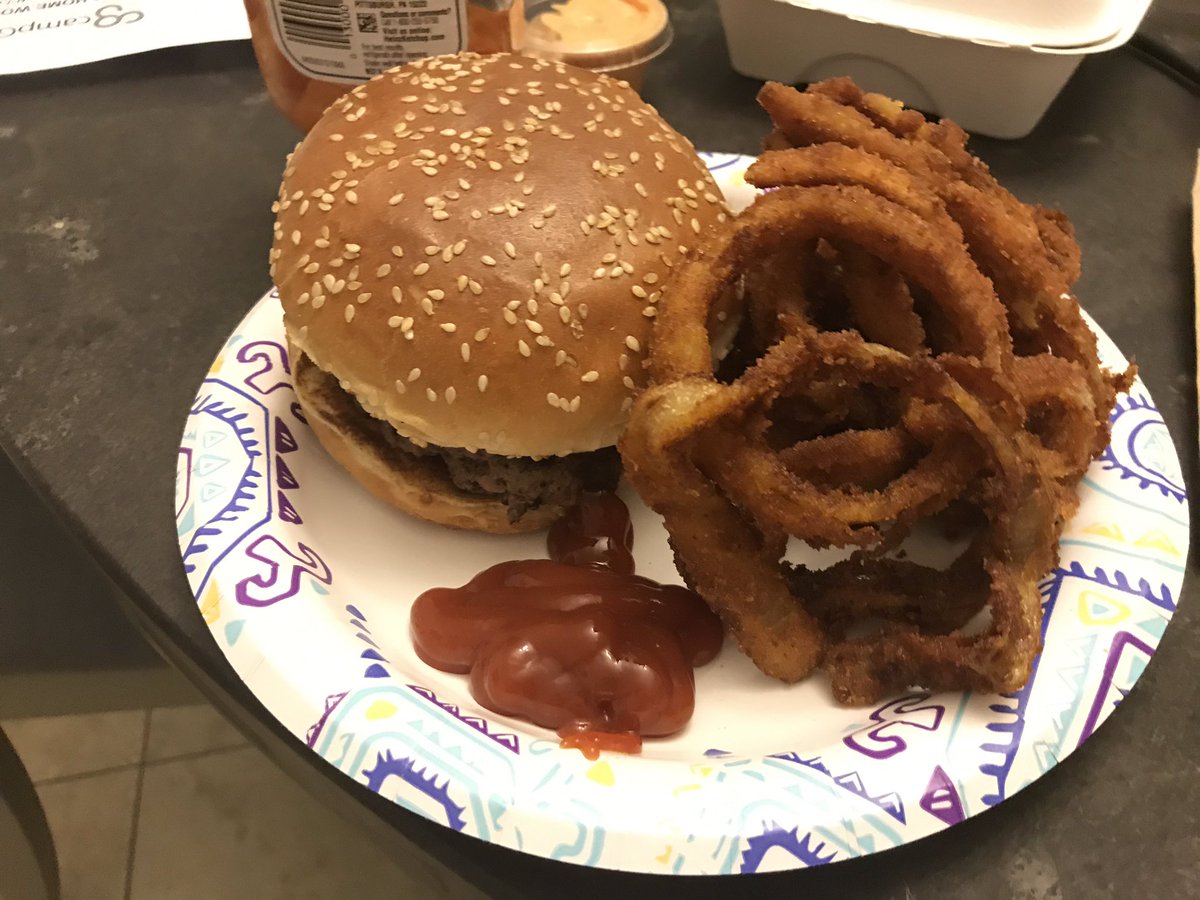 Gailmb41's tweet photo. Doing my part. Got this from one of my favorite neighborhood burger joints.  #TakeOutTuesday #SocialDistanacing #yummyfood https://t.co/xqzXGp4j7u