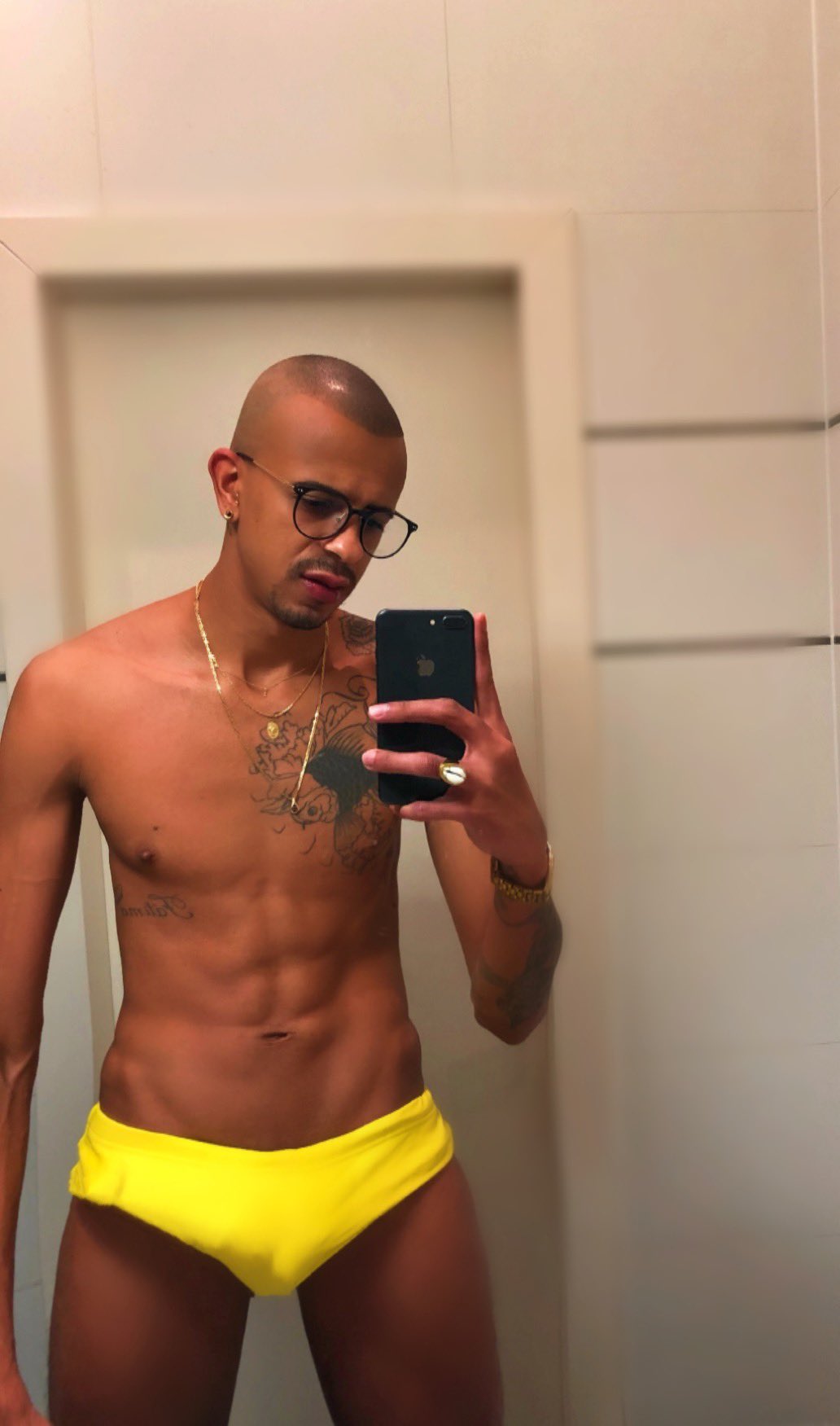 1 pic. Vitamin B ✨🍌 https://t.co/TrHVKtxDzp