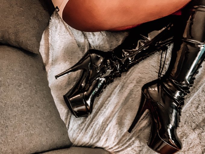 Shooting new stuff for you guys. Check my @onlyfansofficial - BIG DISCOUNT coming soon.... &bull;⁠⠀ &bull;⁠⠀ &bull;⁠⠀ #varnish<a class="tags" target="_blank" title="On Twitter" href="/?out=eyJ0eXAiOiJKV1QiLCJhbGciOiJIUzUxMiJ9.eyJpYXQiOjE3MjI3MTA4NDcsImlzcyI6InR3cG9ybnN0YXJzLmNvbSIsIm5iZiI6MTcyMjcxMDg0NywiZXhwIjoxNzU0MjQ2ODQ3LCJyZWRpcmVjdF91cmwiOiJodHRwczovL3R3aXR0ZXIuY29tL29ubHlmYW5zb2ZmaWNpYWwifQ.KL-7EAHfpi3W8R7MCGmvhdycBN0nvj3eJ1GdWvMb7O6umS65_0QIUxlkAzuOiTxW5KN6R4tEFz-KydZFLx3OpQ">@onlyfansofficial</a><a href="/tag/bdsm"class="tags"><span>#bdsm</span></a><a href="/tag/girl"class="tags"><span>#girl</span></a><a href="/tag/sexy"class="tags"><span>#sexy</span></a><a href="/tag/shooting"class="tags"><span>#shooting</span></a><a href="/tag/butt"class="tags"><span>#butt</span></a><a href="/tag/discount"class="tags"><span>#discount</span></a><a href="/tag/dominatrix"class="tags"><span>#dominatrix</span></a>