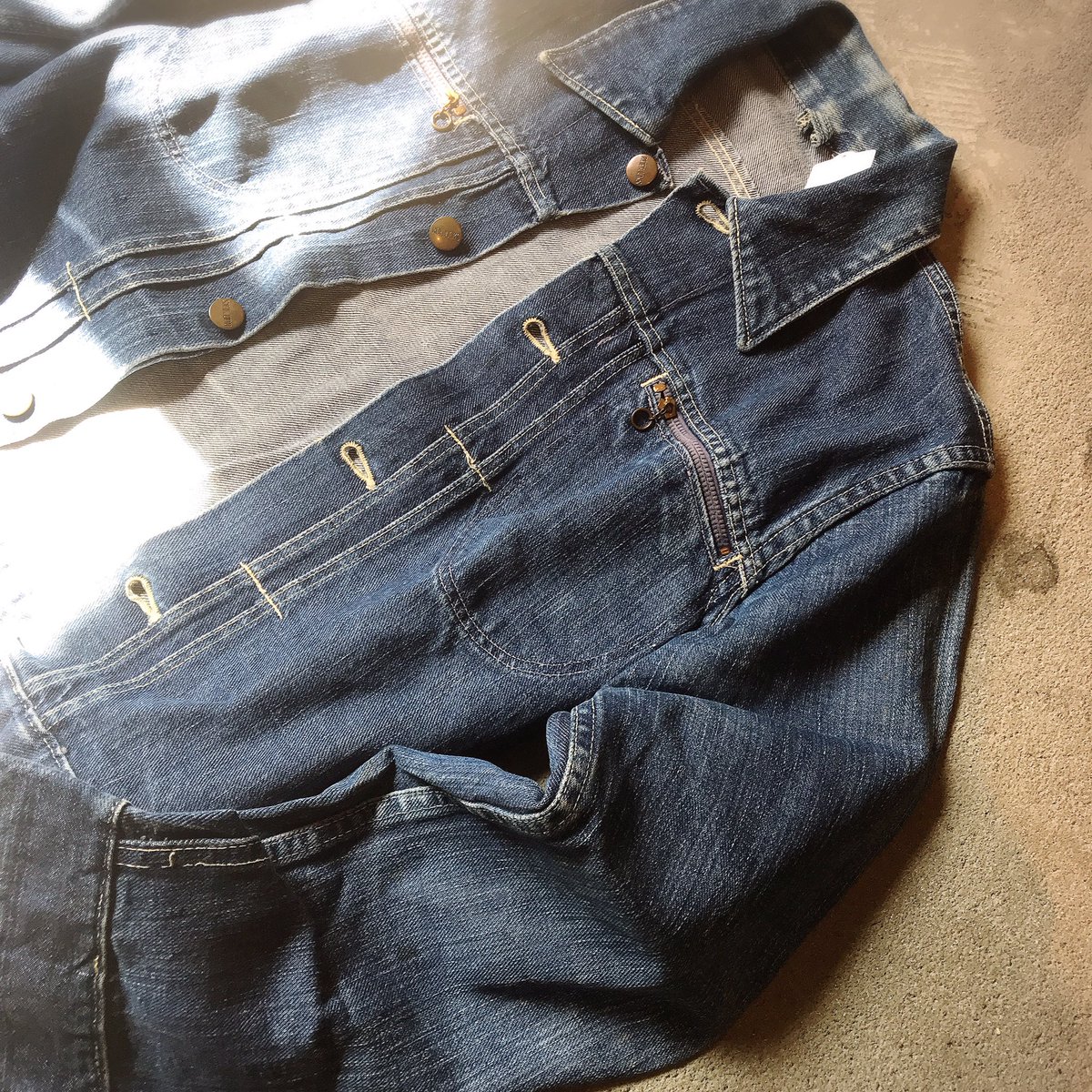 SPiKe_SPiCe's tweet photo. 〜60's ROEBUCKS
.
乱暴な色落ち。
.
Levi'sでも
Leeでも
Wranglerでもない。
.
独特なデザイン。
.
#SPiCe https://t.co/3arLThJWT2