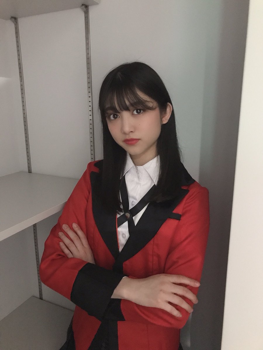 テル 赤いジャケットが凛々しい