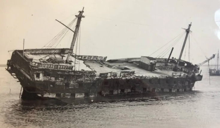 Gustav_Milne's tweet photo. #ThamesatWar The oldest #RoyalNavy ship destroyed on the #Thames during #WW2 was #HMSCornwall. Launched in 1815 as 72-gun warship #HMSWellesley, she was serving as a training ship near #Gravesend when bombed in 1940. @ThamesDiscovery (Photo https://t.co/KNtkXzBXBZ) https://t.co/zJc2sLx4Vl