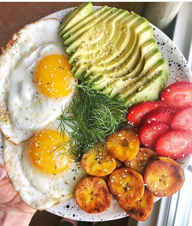 Made by @erinliveswhole 😋😋😋 #avacado #plantain #friedegg #eggs #strawberry #fruits #clicknchop #immunesystem #vitamins #healthyfood #healthylifestyle #protein #fight ift.tt/2Ut4H7C