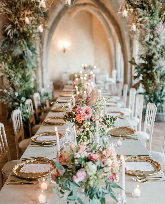 Daily dose of beauty for all of you! 
Planning and design @exclusiveitalyweddings 
Florals @larosacaninafirenze 
Venue @villacimbrone 
#weddinginspiration #weddingday #destinationwedding #luxurylifestyle ift.tt/2Jq7CJv