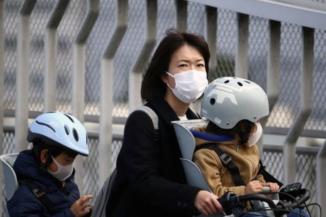 jhonysasaki's tweet photo. O Japão relatou a maior contagem diária, com a confirmação de mais 71 casos de infecções com o novo coronavírus na última terça-feira (24), elevando o total para 1.211 por todo o país. #ipcdigital #noticiasdojapao https://t.co/ovnJGLfwNB https://t.co/iD8gJl85EX