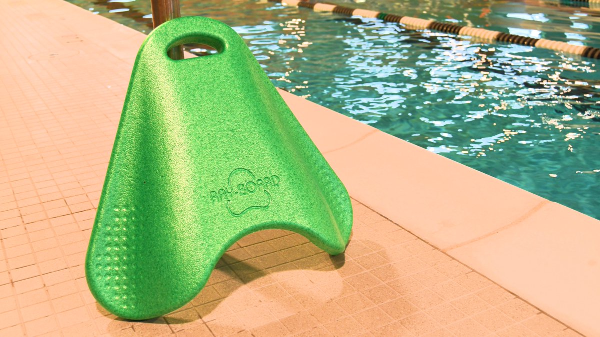 myrayboard's tweet photo. Social distancing means my Ray-Board will need to stay dry for a while.  Support our Kickstarter campaign and get your Ray-Board kickboard before the pools reopen. https://t.co/DwE0ML8lui #swim #swimming #triathlon #triathlete #swimbikerun https://t.co/Np42RfiwfH