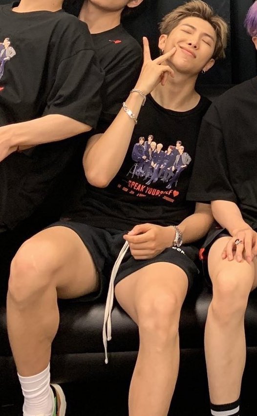 namjoon’s thighs; a thread because we need it.