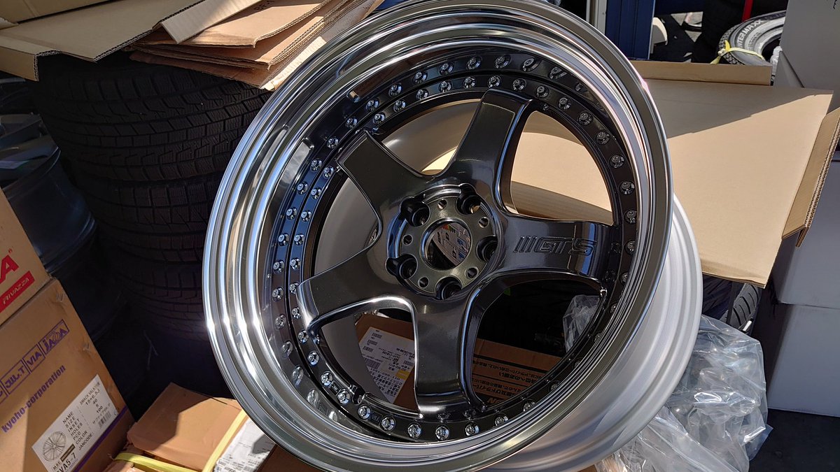 jxe10assembly's tweet photo. 2020 New wheel🥺👍👍
今年はGT5 3P 19インチ
ステップリムでオプションカラーです🔥🔥
19インチステップは初?らしいです🤩
@hikaru1511
ありがとうございました🥰
#WORKWheels
#WORK
#JDMconcept
#hikaruperformance
#MOONTECH https://t.co/KUDNVdbxtz