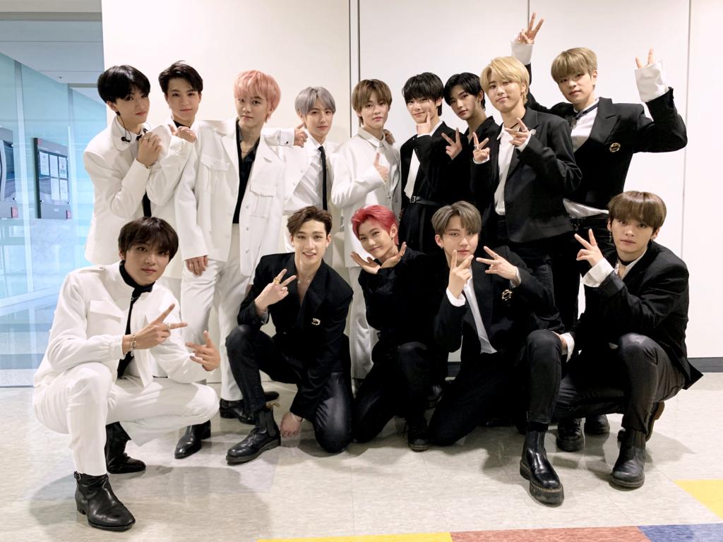 —200325 (day 85)SKZ DAY !!!!!!! NEVER FORGET THIS ICONIC INTERACTION <3333 (i really love how chenle and jeongin were standing together,, nothing its just  #BellaNthWin ♡)