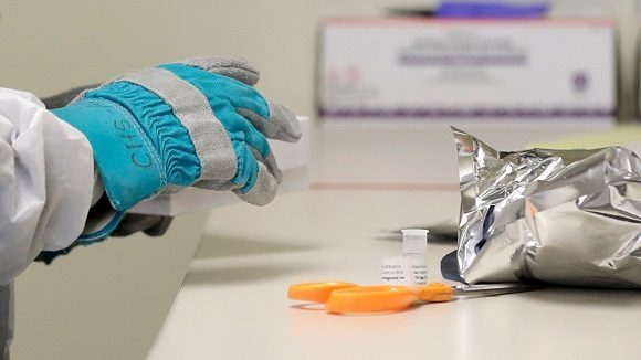 barriodecuba's tweet photo. #COVID-19 en el mundo: Francia realiza primeras pruebas clínicas de una #vacuna contra el nuevo #coronavirus #Salud https://t.co/xjDO16jbR0 https://t.co/YiphhQaFhH