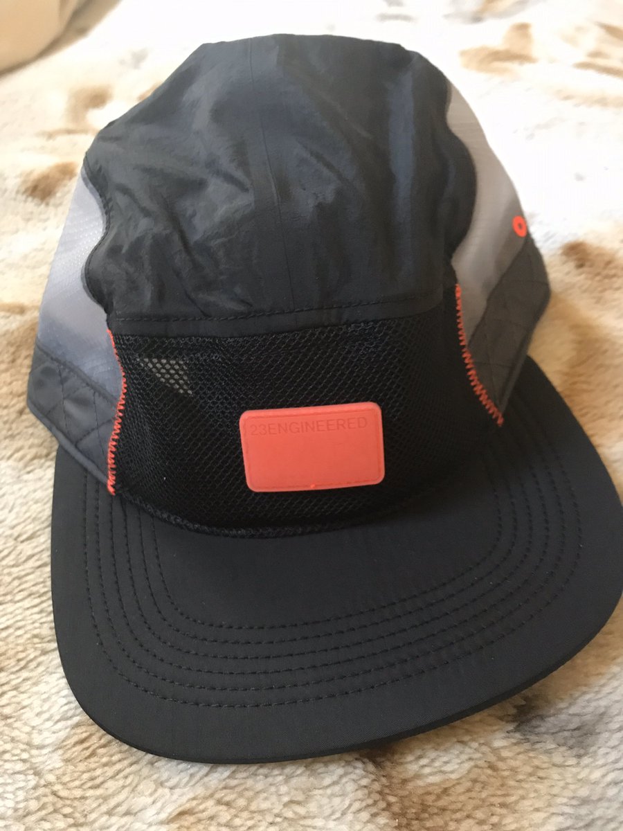 ronnie_ibaraki's tweet photo. ジョーダンのキャップ買った。ハイテク感あってカッコいい。登山で被ろ。
#23engineered https://t.co/dE3q7nPpIu