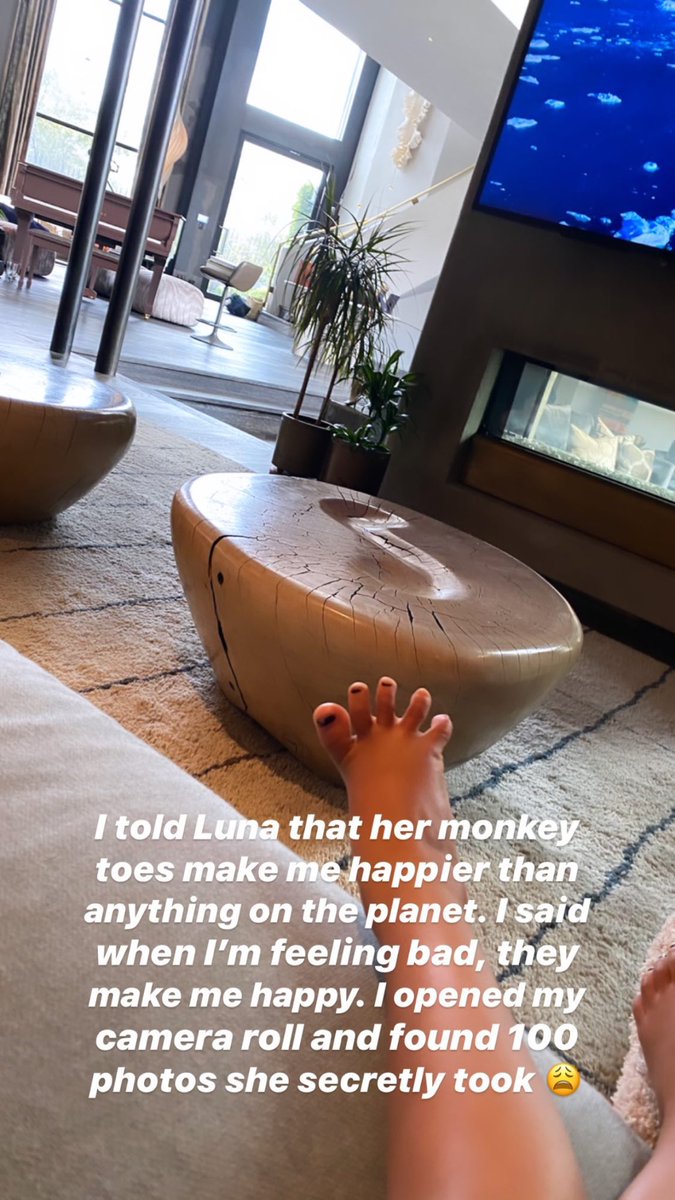hiiiimlynn's tweet photo. @chrissyteigen lol #lunatoeschallenge https://t.co/mpBpjAiNnZ