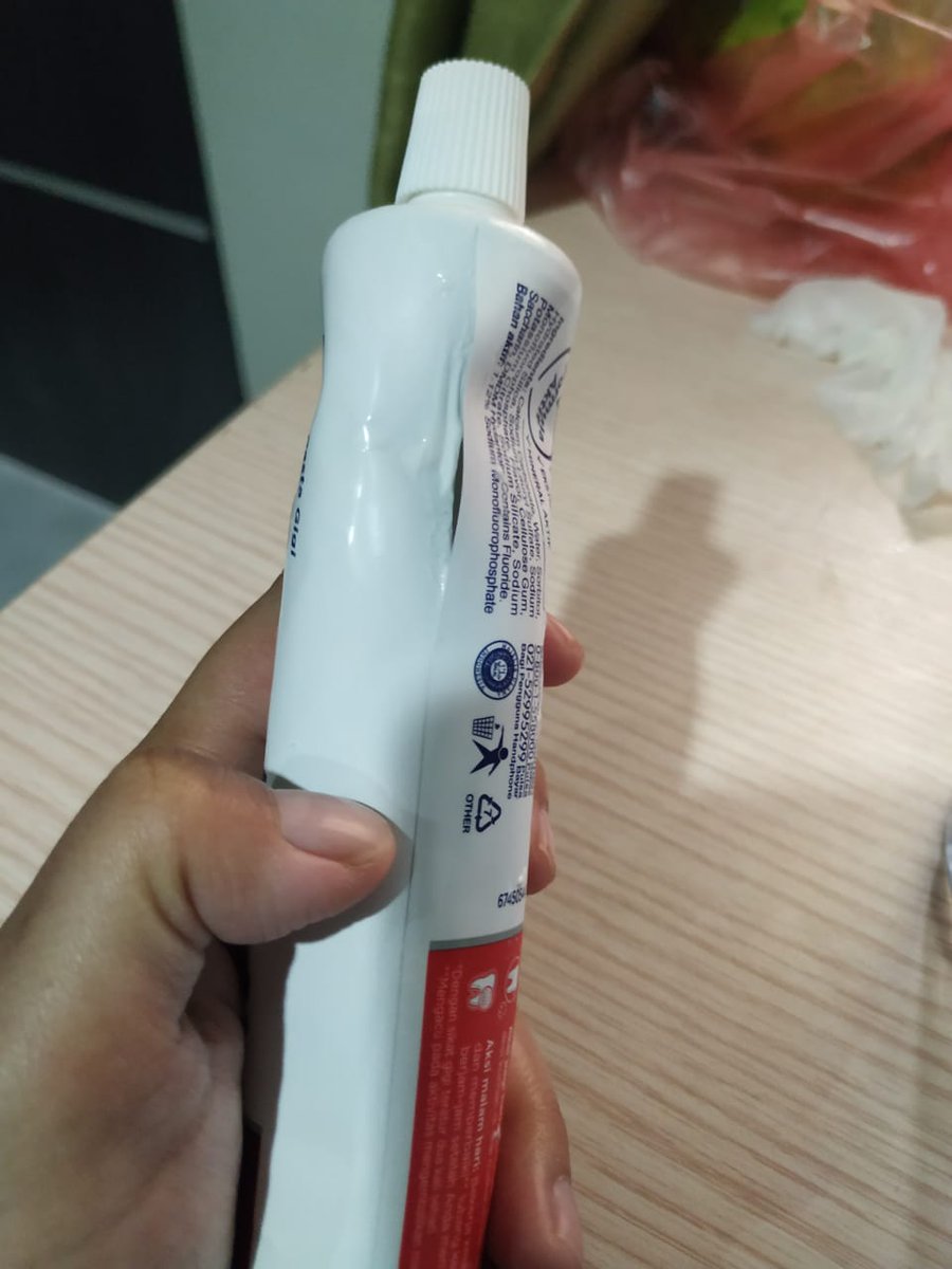 Hai <a href="/UnileverIDN/">Unilever Indonesia</a> <a href="/TanyaPepsodent/">felcity / X-Series</a> , how it can be happened? Saya membeli pasta gigi Pepsodent ukuran 190 gr, namun setelah dibuka dan ingin digunakan, kemasan dalam keadaan rusak dan sobek di sampingnya sehingga banyak terbuang. Huhuhu, sayang sekali :(