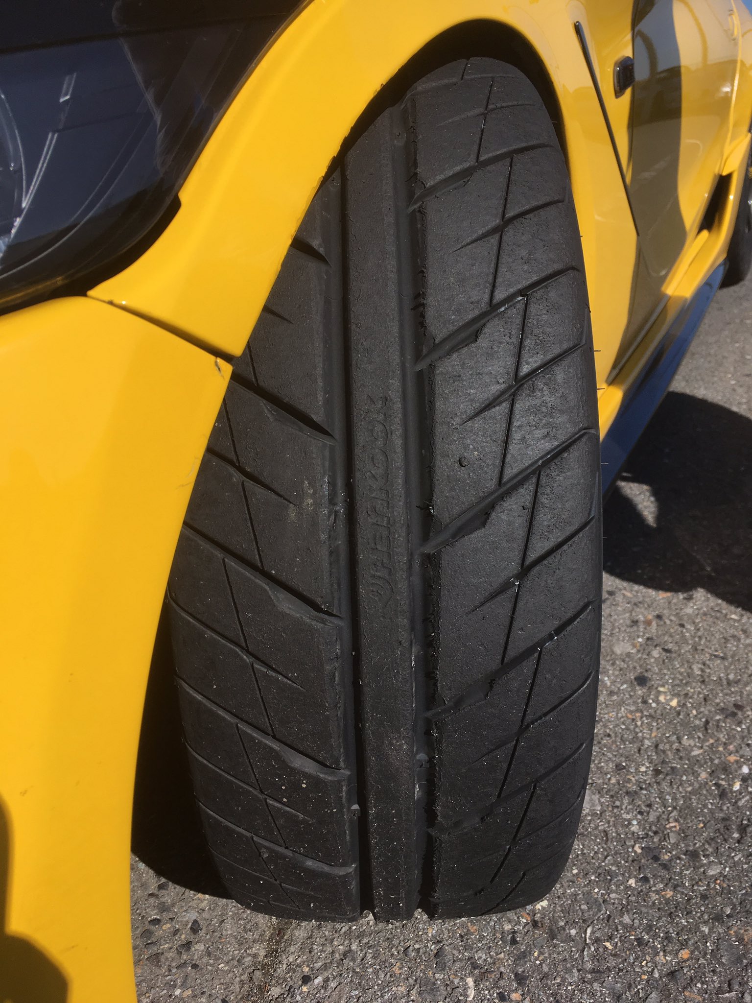 ガスト Hankook Ventus R S4使った感想 熱入れるまではかなりグリップ低いけど熱入ればグリップする感じ 横より縦グリップの方がある感じ でも値段考えるとかなりコスパ良いですね あとパターンがカッコいい N回目