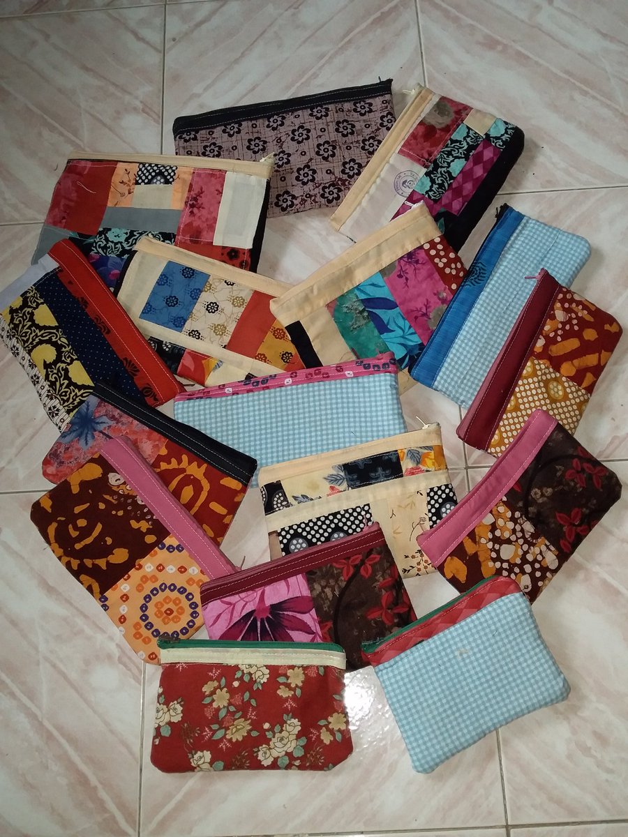 raomeenakshi7's tweet photo. Not only quilting we have a lot more stitched by me and @sarika3011 please one and all support us #FightingCOVID19 #totallockdown Please guys ...I've never asked you anything .plead and spread the awareness...#QuiltingForACause https://t.co/fmch4f75jB