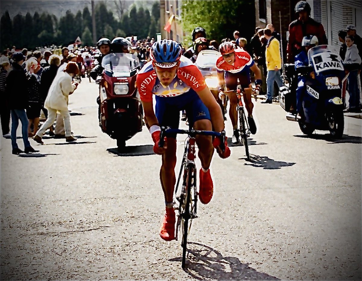 StefanBolt's tweet image. Deze tijd vraag om tapes. Corona Tapes. Nr3️⃣staat voor je klaar. En Johnny Hoogerland belde ff in! Over de Superronde v 2020 en ‘t voorjaar van ‘99. En we zetten ‘t morele fietscompas ook weer scherp! #lsrf 

🎙iTunes👉apple.co/2UAzj
🎙Spotify👉spoti.fi/2UybyNb
