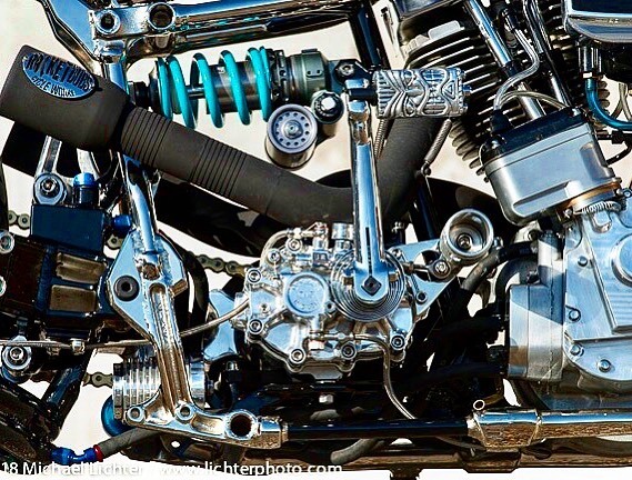 rocketbobs's tweet image. the @bakerdrivetrain 6 in 4, best trans youll ever get ✊🏻 @morrismagneto @nitronracing @nitron_racing_shocks #shovelheadsforever instagram.com/p/B-J4QGUhwFZ/