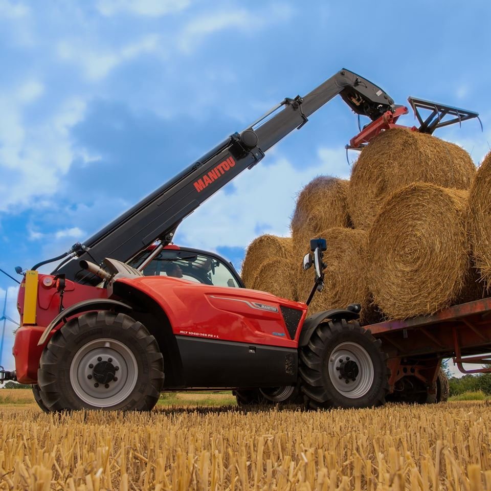 ** Competition Time ** ‼️
One for the adults now...
Fancy winning a Manitou Jacket or a pair of Manitou Overalls? 😯
Send in your best application/working images of you in your Manitou for a chance to win! Simply send us a direct message with your image for a chance to Win.