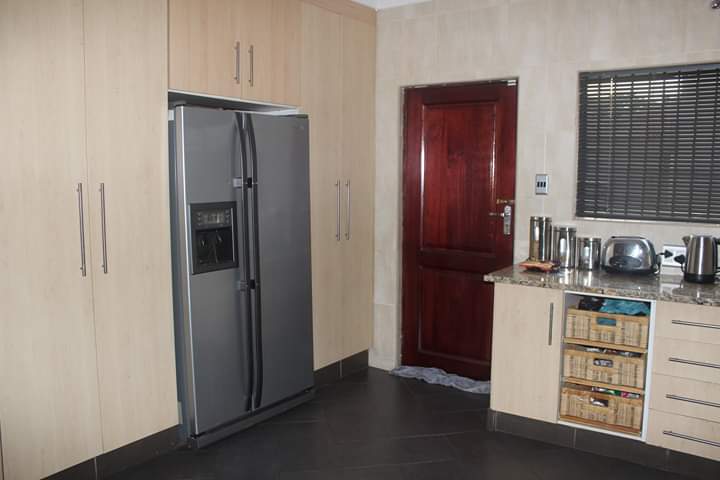 MgugaProperties's tweet photo. HOUSE FOR SALE

Read: https://t.co/Vmy2BtoMht https://t.co/eAA8jPlprK