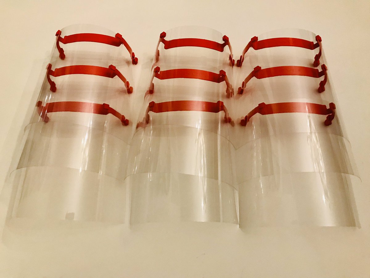 EydiTechnology's tweet photo. #SolidariteCOVID19 
L’équipe @EydiTechnology est mobilisée à la confection de visières de #protection à destination des #soignants et #secours en première ligne ! 
#MerciAuxSoignants https://t.co/fiVHPtnAGd