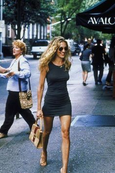 Happy birthday to our ALL TIME favourite FASHION ICON Sarah Jessica Parker   