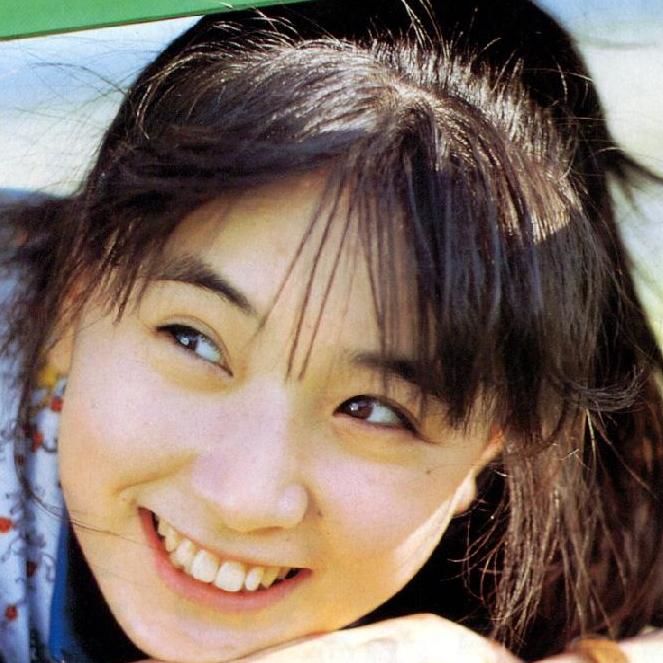 秋元康 高井麻巳子 秋元康の子供の学校と画像？娘の写真と乃木坂？嫁の高井麻巳子の現在？