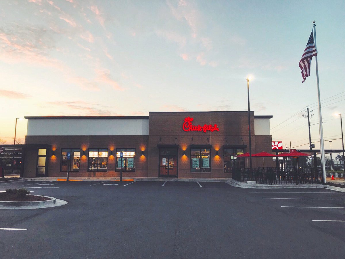 CFAStatesboro's tweet photo. It’s a new day! ☀️ Happy Wednesday! We are learning to adapt—how about you? ☀️Adapt with us! We are available to serve you in the drive thru, mobile drive thru and mobile curbside, and UberEats! #cfaboro #ubereats #statesboro #drivethru #mobileorders https://t.co/GtLbp7r4Ro