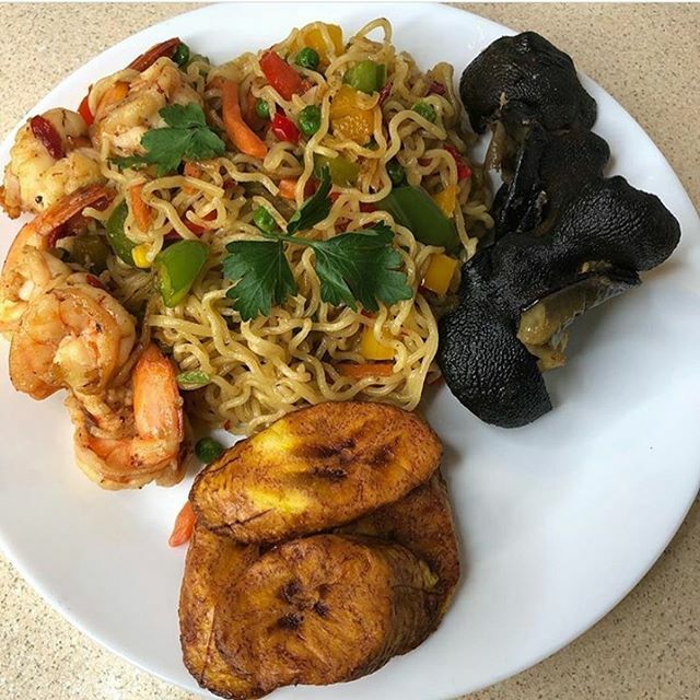 #snail #prawn #noodles #indomie #indomienoodles #plantain by @homecooksdee 😋😋😋😋 #clicknchop #breakfast #picture #pic #pictureoftheday #foodpics #pics #foodie #yummy #vegetables #fastcook #cook #chef ift.tt/3dCMvS2
