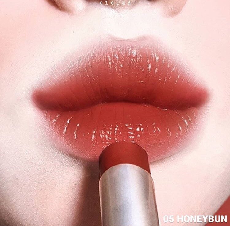 candyleb's tweet image. (พรี) Candy Lab Lip #2020collections 
ลิปหมุน เนื้อซาติน น้องใหม่จากCandyLab🍒 โทนมีแดงตามสไตล์เกาหลี ที่กำลังฮิตเลยยย หายากมากก เนื้อไม่แห้ง น่าตำมากกกก 

ปิดรับวันที่ 27/3

cf ในเม้นหลัก ห้ามcc/ลบเม้น
รองของ2-3วีค (15-20วัน) 
#candylab #candylab #คสอเกาหลี
