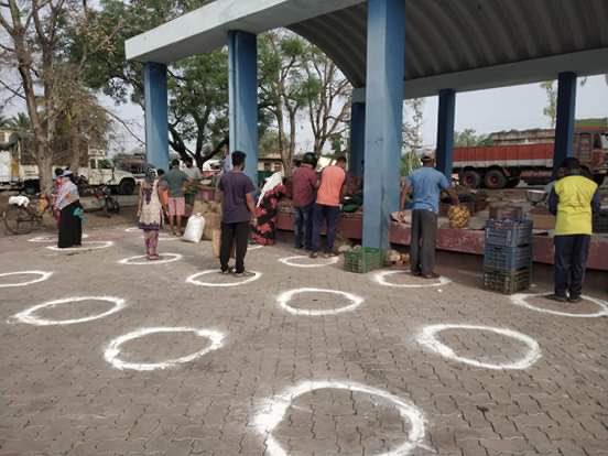 VishweshwarBhat's tweet photo. I really appreciate Karnataka Police who have reacted  very quickly to implement social distancing. 

#Social_Distancing #SocialDistancingPickUpLines #SocialDistance #SocialDistanacing https://t.co/3f6Pbfr7fl