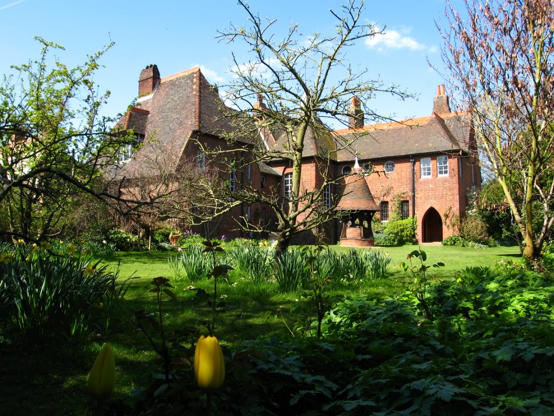 lauranolte's tweet photo. The garden at @RedHouseNT in spring, 21 April 2010
https://t.co/ouMAdb3OkC https://t.co/r7mMOzsTCP