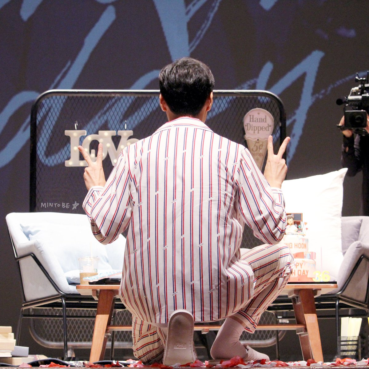 190928 ADORABLE 1006DAY'Z 민경훈 생일파티
✌귀여워✌

#BUZZ #버즈 #민경훈