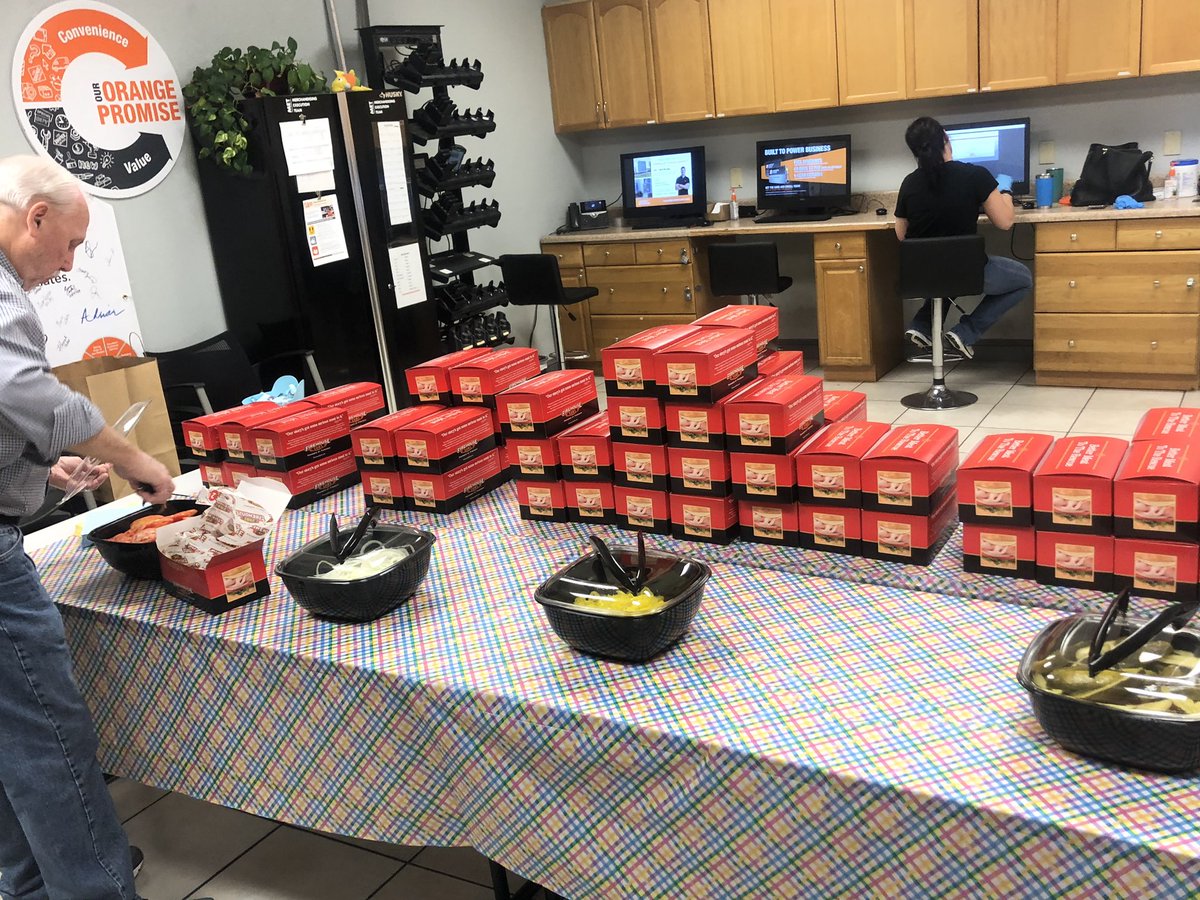 NomoreOrange24's tweet photo. A great big thank you to all the associates for their everyday dedication to our customers and our HD Family! #blessedLeader @DavidBe80528419 @CampbellRunner #3638 @ErinWatsonHDHR https://t.co/MrKF61FSOu
