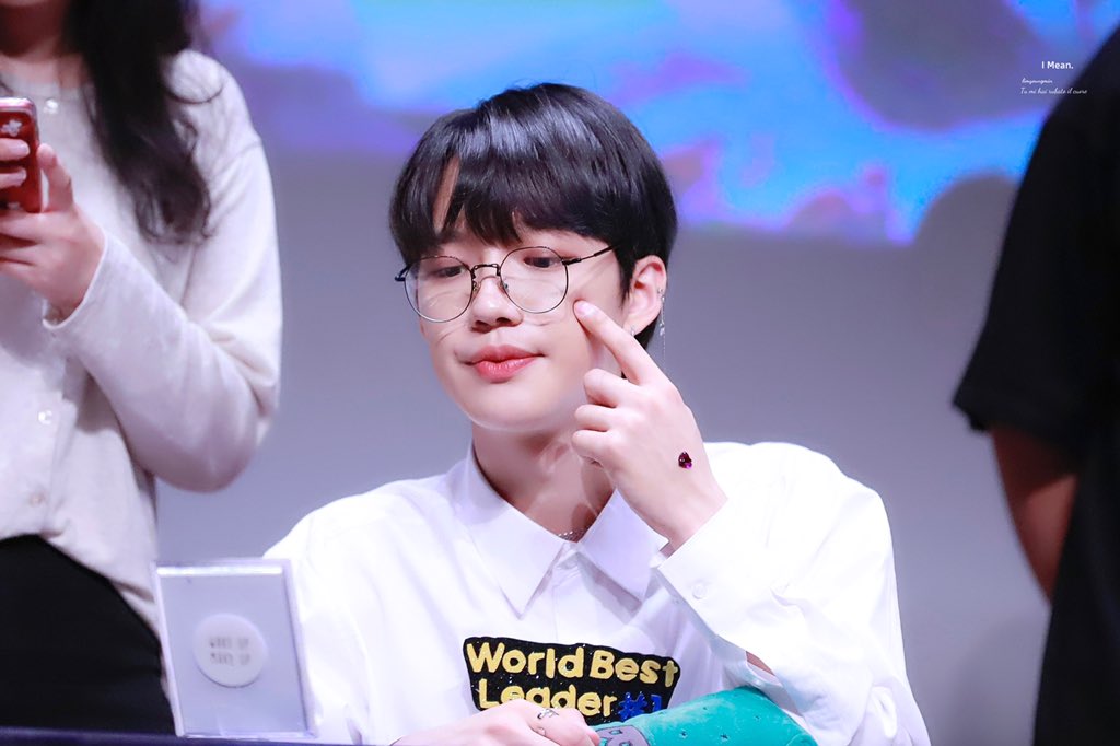 IMean1225's tweet photo. 190616 조은뮤직 팬싸

#임영민 #에이비식스 #AB6IX https://t.co/eZZmKpzCEH