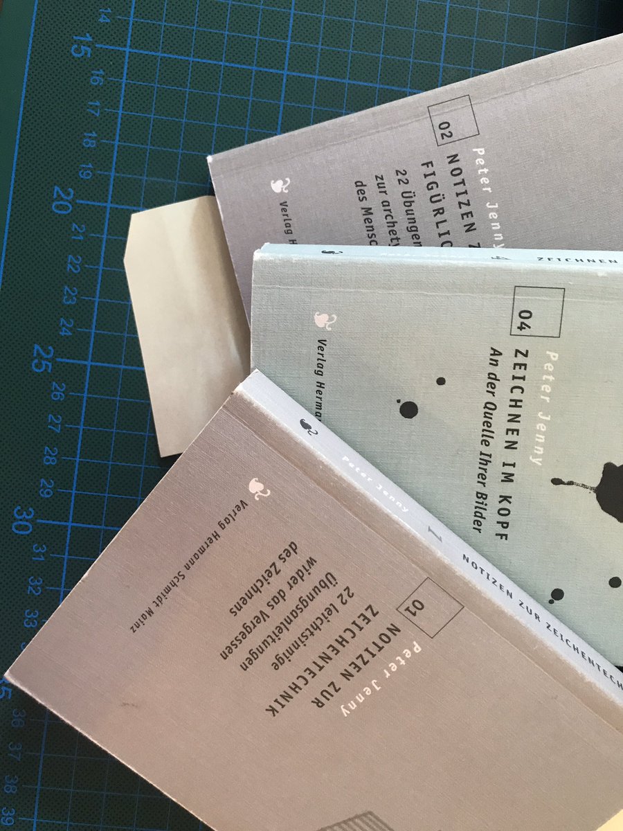 KSicinska's tweet photo. @VerlagHSchmidt Kann ich nur zustimmen. Immer mal eine Übung in der Mittagspause... #zeichnenimkopf #übenübenüben #kreativeabwechslung #mittagspause im #homeoffice https://t.co/K1a0pnXiYd