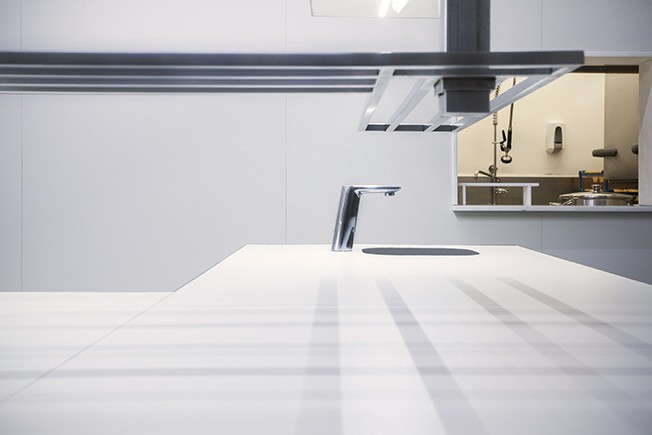 coverlambygresp's tweet photo. ☆ 𝙏𝙤𝙩𝙖𝙡 𝙬𝙝𝙞𝙩𝙚  remains as a safe and timeless bet for professional kitchen. ☆

✓ In addition to transmitting cleanliness and spaciousness, choosing a porcelain tile ensures hygiene and great resistance to stains, scratches and heat.

#CoverlamTop #ceramics https://t.co/YWXq2sglTP