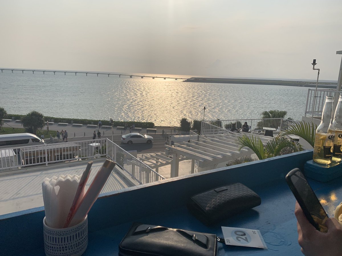 ASASaaa2223's tweet image. 沖縄旅行

仕事仲間と
沖縄旅行行ってきました😎

旅行先で
旅費を稼ぐという新しい遊びを発見😂

街の人全体がのんびりしてて
自分の生きたいように生きている姿が
都会では見れない印象🤔🤔

自分がやってみたいこと
挑戦したいことに飛び込まないと
損してる🤭