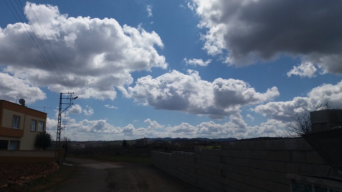 Yoktan var eden Sensin
Var olan sıkıntımızı yok edebilecek olan da..😌🌸
Güzel günlere inşallah..🎈