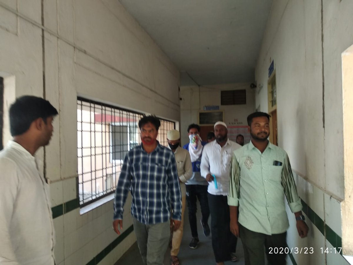 AIMIM_Bodhan's tweet photo. @aimim_national Bodhan Unit President @ShaikMusheerMIM Distributing Food Packets Among People Since The 1st Day of Lockdown.. https://t.co/CY5k4FY3Ln