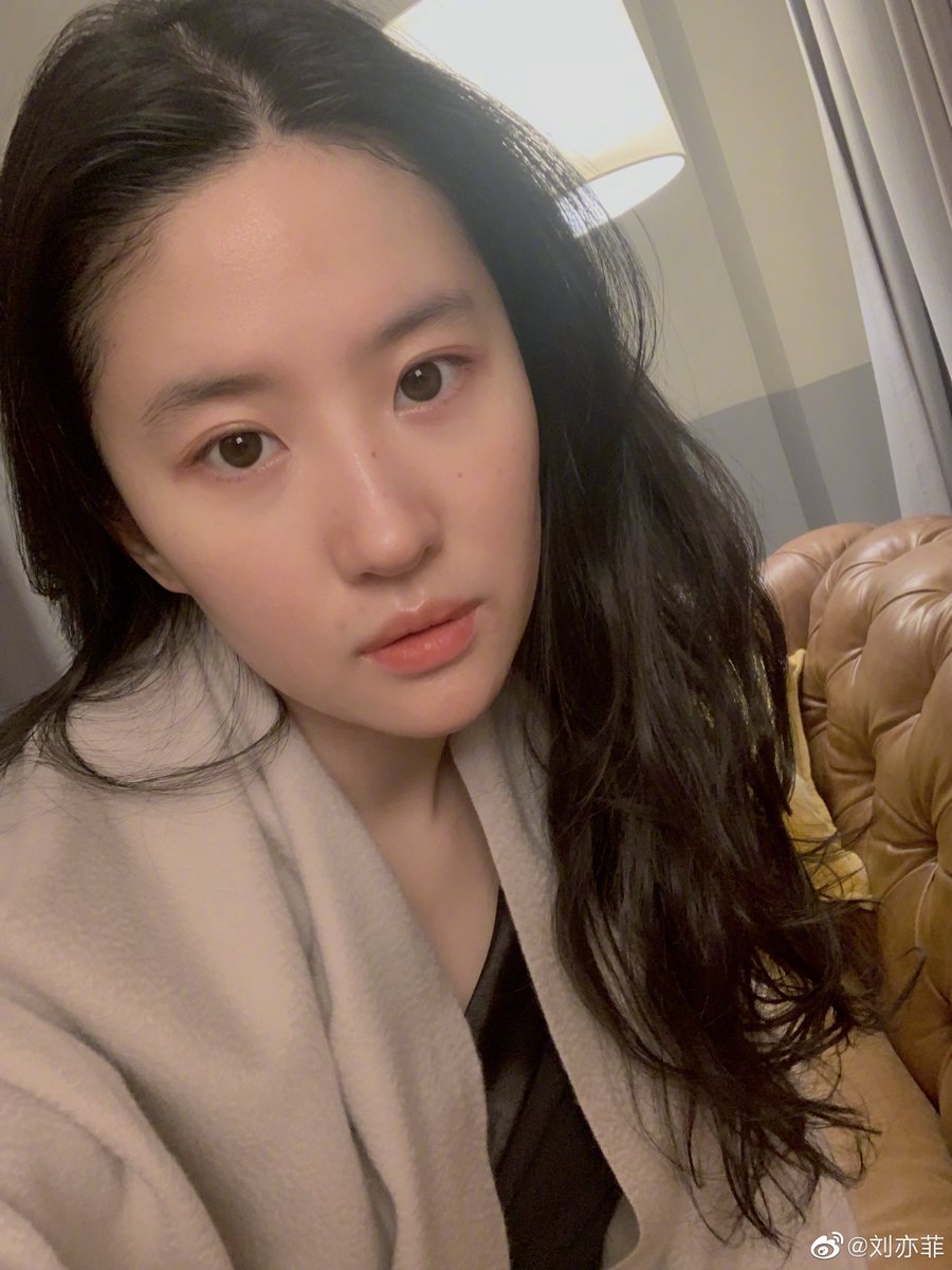 Yifei's Sina ม.ค.-เม.ย. 2563 ET8dcFdUwAEBboL?format=jpg&name=medium