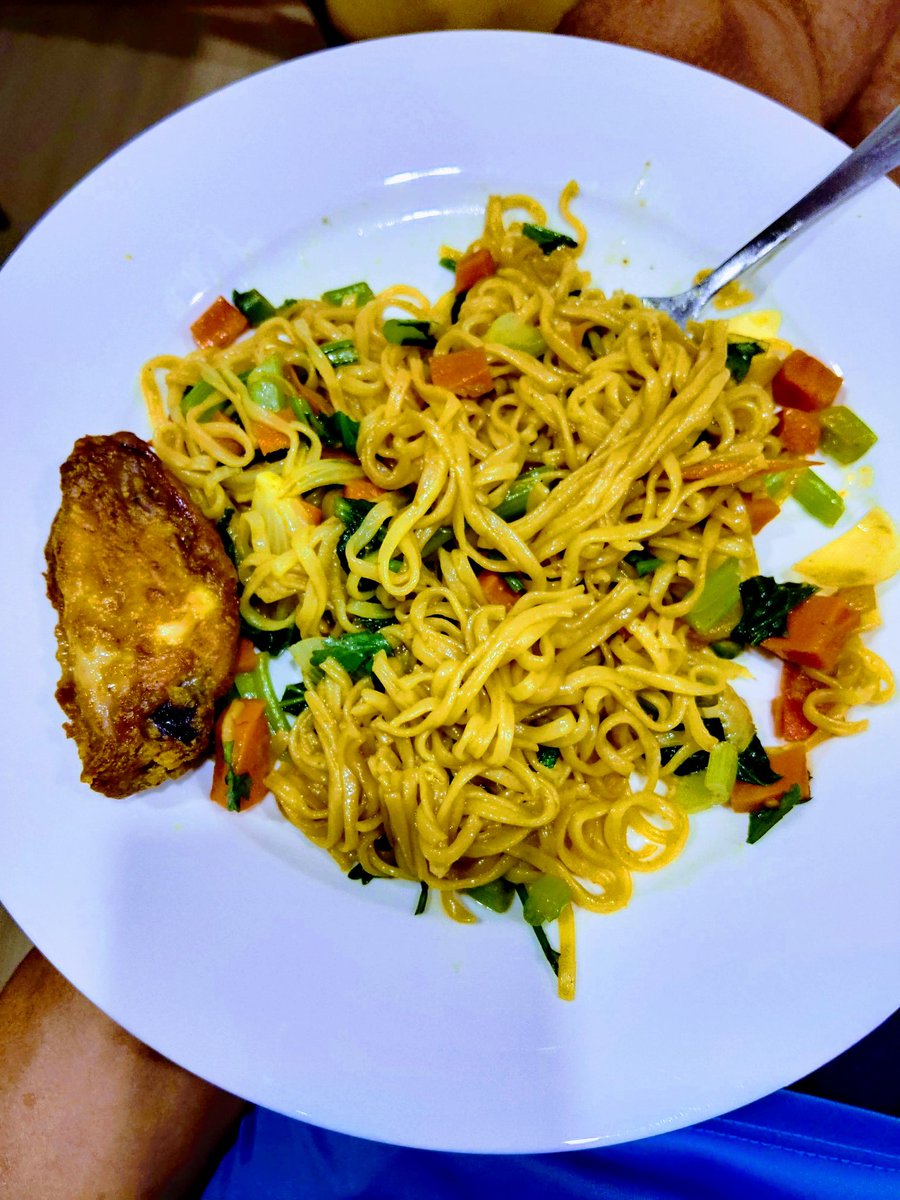 bitOfNava's tweet photo. Meanwhile #SelfChef https://t.co/GHK5mF4c10