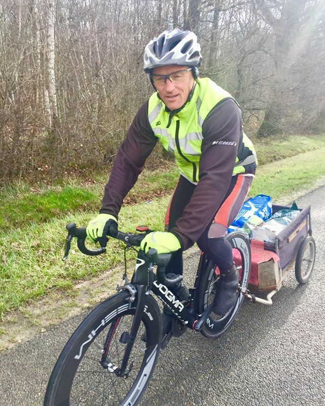Two bags of fertiliser towed by a Dogma - before lockdown - they don’t have this on @gozwift I understand it’s a growth area in sports science though... ift.tt/2WHScb2