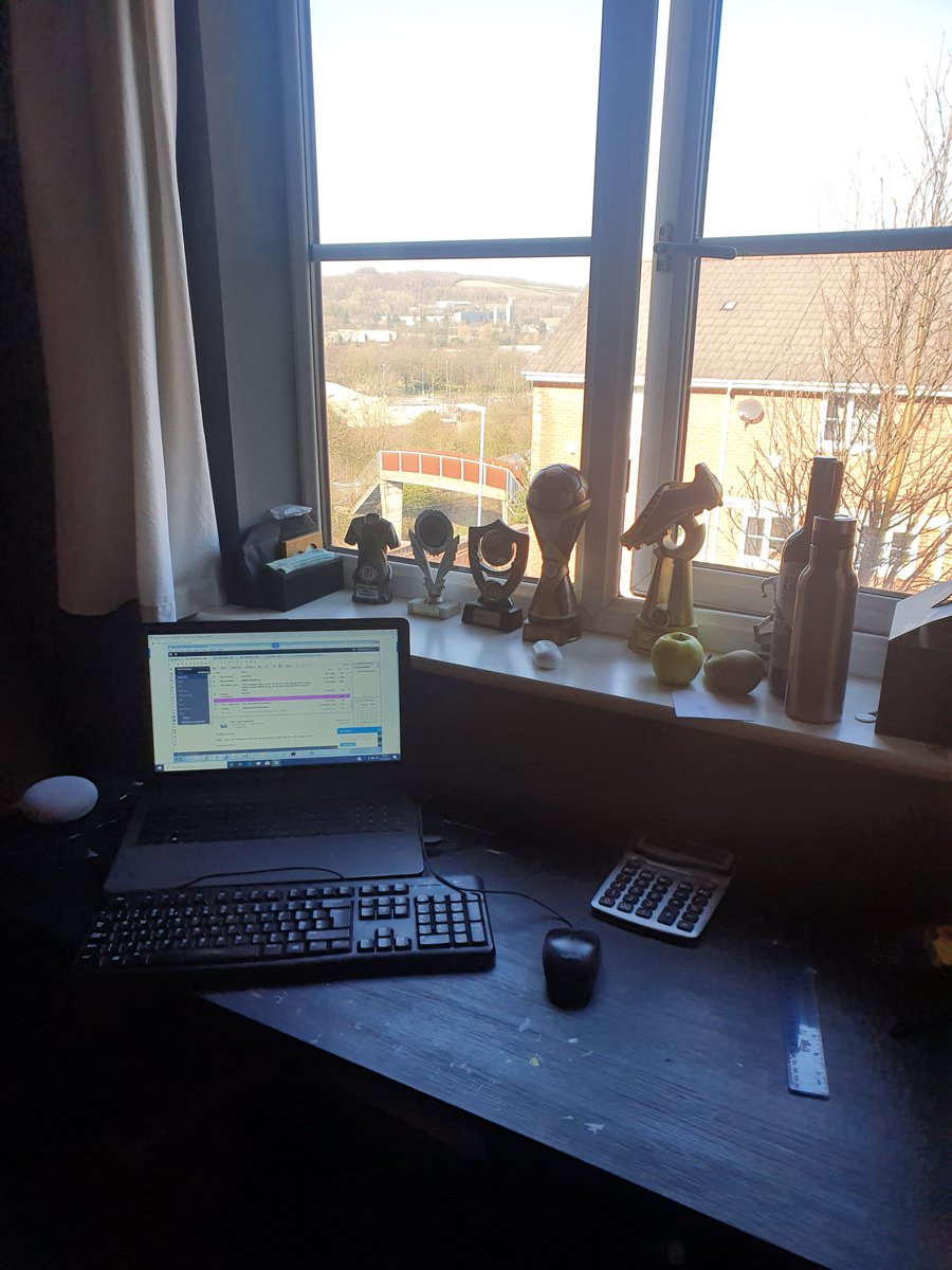 MariaDawson_'s tweet photo. #workingfromhome #firsttimeforme #tryingtokeepmydesksameaswork #alwaysalcohol #fruit #water #neverawindow  #ignorethepaintonthedesk #🙂 https://t.co/hbBiLHevUz