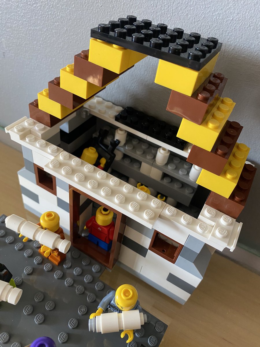 KellieHowdle's tweet photo. Our morning coronavirus lego creation with my 5 year old Ollie 🤣🧻🦠 #toiletrollraiding @thismorning #lego @LEGO_Group @hollywills @Schofe  @reallorraine @piersmorgan https://t.co/hLbPEvazKk