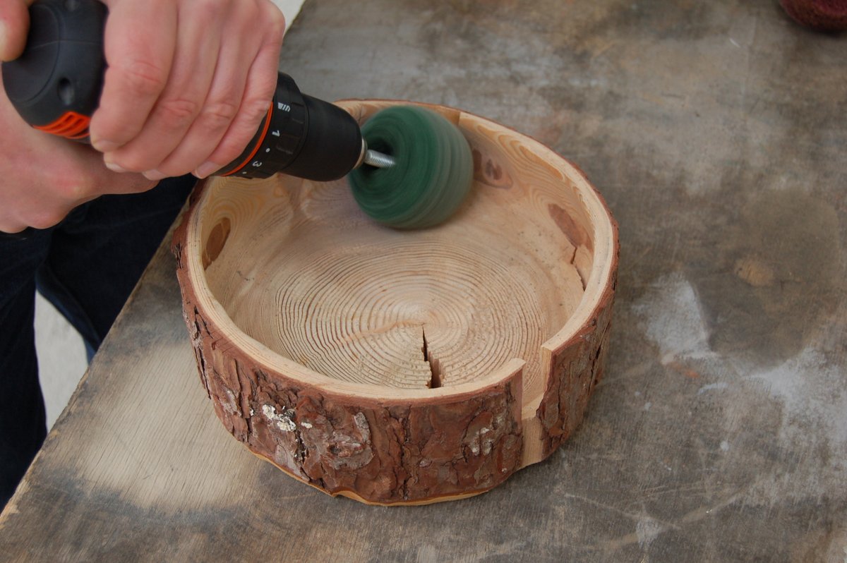 #Schleifkugeln zum Bearbeiten von #Holz, #Stahl, #Blech. Zum #Entrosten und #satinieren. Ø 75 mm oder Ø 100 mm
In folgenden Körnungen erhältlich:
K 80/ K 120/ K 600
#woodworking #wood #woodart #holzbearbeitung #schleifen #schleifvlies #vlies #diy #handwerker #Heimwerker #holzbau