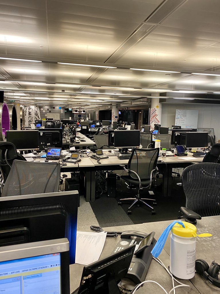 Some extreme social distancing this morning. Shoutout to the BBC Breakfast fam for working harder than ever when things get weird 😬🤷🏽‍♀️